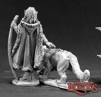 Reaper Miniaturen Aeris, Female Elf Ranger and Panthe 03401