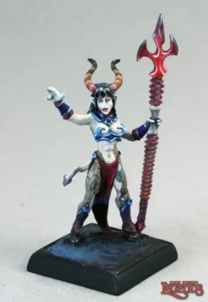 Reaper Miniatures Sinessa, Hellborn Sorceress 77119
