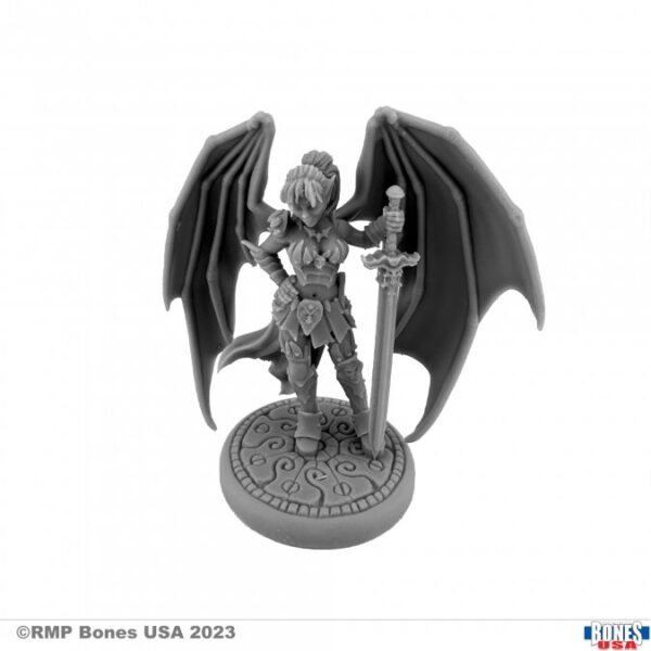 Reaper Miniatures Troll Slayer Sophie 30134
