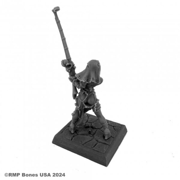 Reaper Miniatures Hildi, Steampunk Heroine 48001